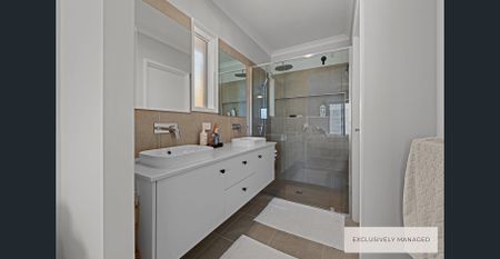 Luxury Near New Home, with Ducted Air-Con - Photo 2