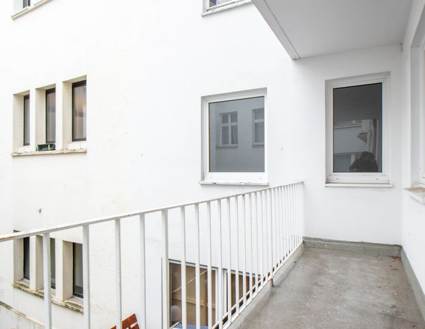 Schick renovierte 3 Zimmerwohnung mit Balkon im Hufeisen von Bielefeld City - Photo 1