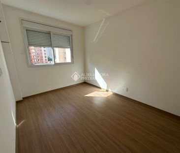Apartamento com 2 quartos e 56m² para alugar em Cristo Redentor, Po... - Photo 2