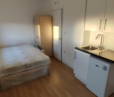 Studio to rent - Photo 1