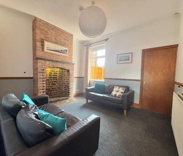 3 bedroom terraced house to rent - Photo 2