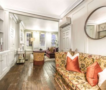 A superb 18th century listed townhouse with a roof terrace in the h... - Photo 4
