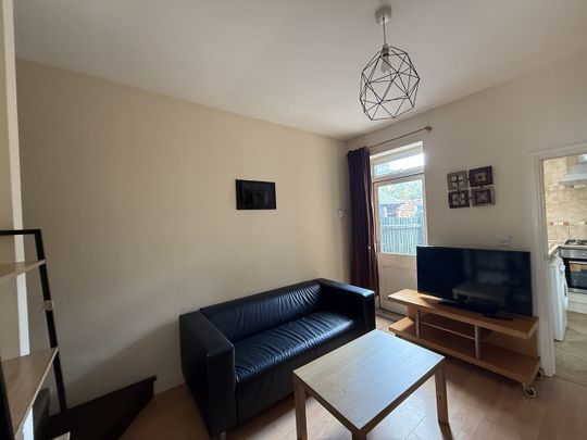 3 Bed Terraced House, Skipworth Street, LE2 - Photo 1