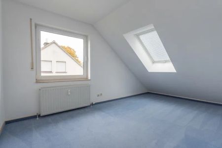 Schöne ca. 135 m² große 4-Zimmer-Maisonettewohnung mit Dachatelier und Westloggia in Garenfeld! - Photo 3