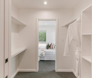 Roslyn - 3 Bedroom - Photo 5
