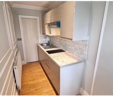 Studio Flat, Powys Lane, N14 - Photo 2