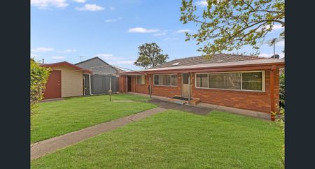 Spacious Family Home on a Generous Block - Photo 3