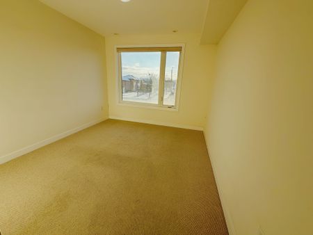 For Lease - 4070 Parkside Village Drive Unit# Th10, Mississauga, Ontario - Photo 5