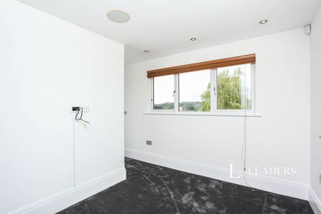 2 bedroom apartment to rent Luca Court, 1 Mays Hill Road, Bromley, BR2 - Photo 4