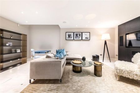 3 bedroom mews to rent - Photo 3