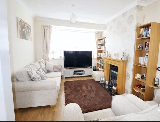 3 Bed Semi-Detached House, Headley Road, LE3 - Photo 1