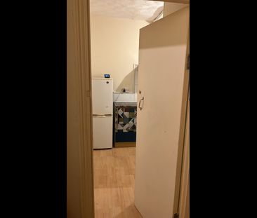 Studio Flat, Primrose Road, E10 - Photo 5