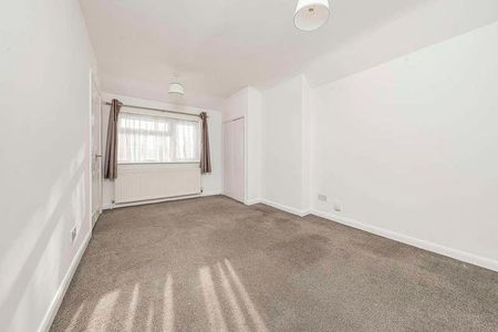Orchard Waye, Uxbridge, UB8 - Photo 2