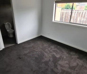 “Low Maintenance Lifestyle with Parkland Views” - Photo 4