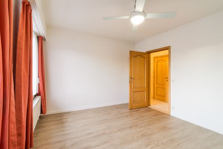 Ruim 1 slaapkamer-appartement met terras en garagebox! - Photo 4