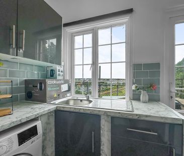 4 bedroom house of multiple occupation to rent - Photo 1