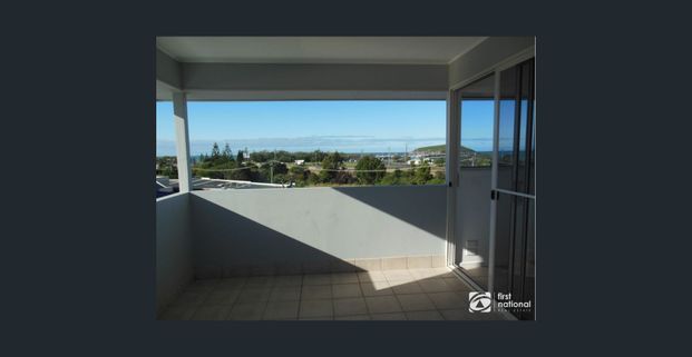Inner Jetty living with stunning views - Photo 1