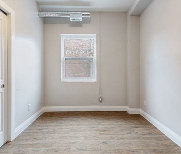 90 John Street South apartment — Hamilton, ON (2-Bedroom) - 2 Bedroom - Photo 2
