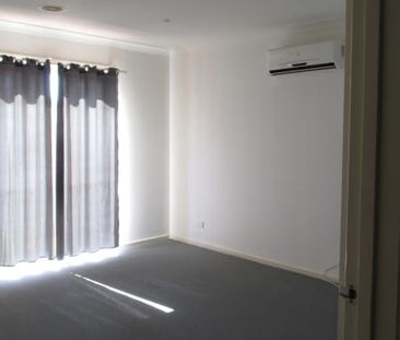 Cozy, well maintained townhouse! - Photo 3