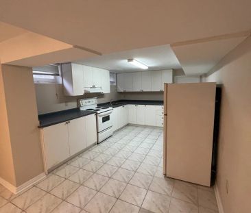 Detached Home For Lease | W9074863 - Photo 4