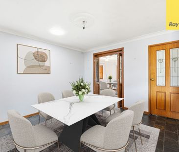 GREAT SIZED 5 BEDROOM HOME - Photo 2