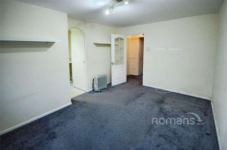 Walpole Road, Slough, Berkshire, SL1 - Photo 2