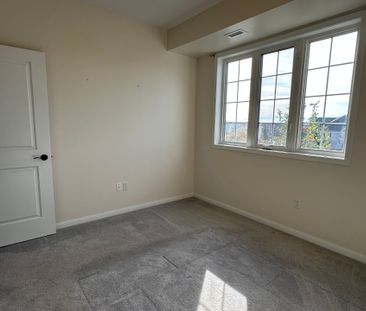 For Lease - 84 Aspen Springs Drive Unit# 320, Clarington, Ontario - Photo 5