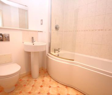 2 bedroom flat to rent - Photo 6