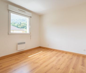 Location Appartement 4 pièces 87m² SEVRIER 74320 - Photo 2