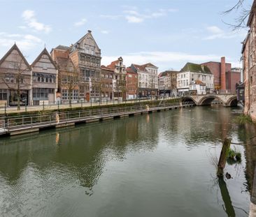 Gemeubeld duplex appartement met autostaanplaats - Photo 1