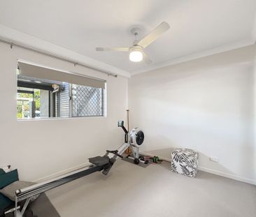 Easy-Care Living with Private Yard & Pool Access!! - Photo 4