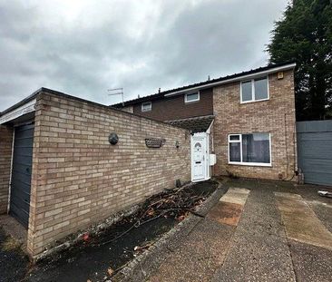 3 bedroom end of terrace house to rent - Photo 3