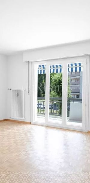 Bel appartement à proximité de toutes les commodités - Photo 1