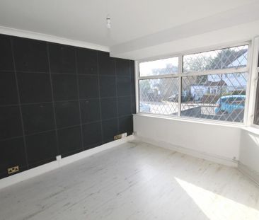 4 bedroom semi-detached house to rent - Photo 3