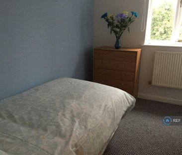 2 bedroom flat to rent - Photo 4