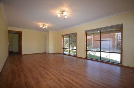 2/102-104 St Aidans Road, 3550, Kennington Vic - Photo 5