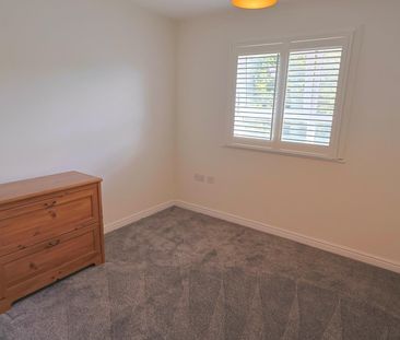 Philmont Court, Coventry - MODERN TOP FLOOR APARTMENT - Photo 3