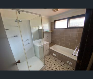 8 Ellis Place, Nowra, NSW 2541 - Photo 5