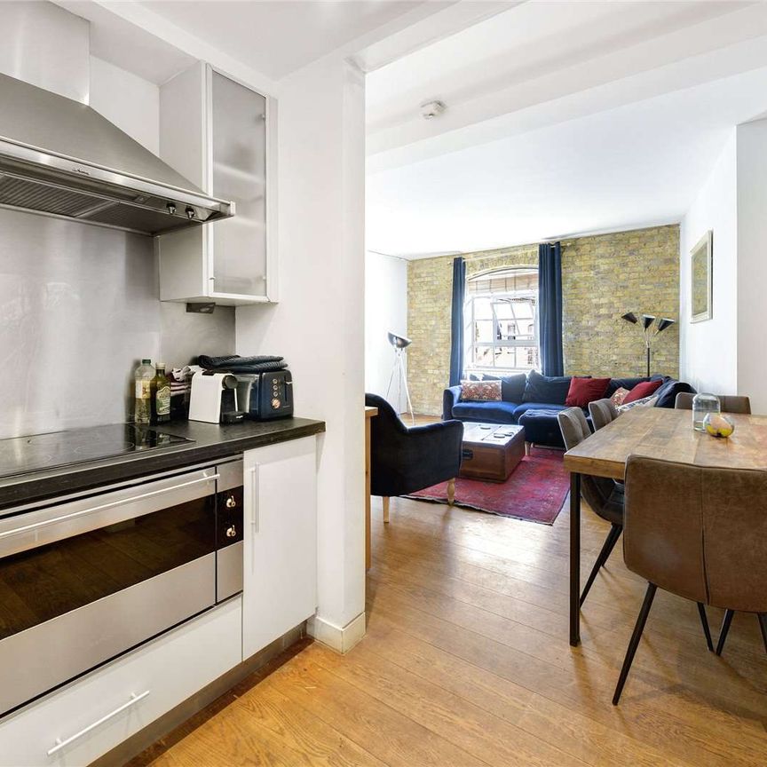 A Well [resented two bedroom apartment in Battersea Square - Photo 1