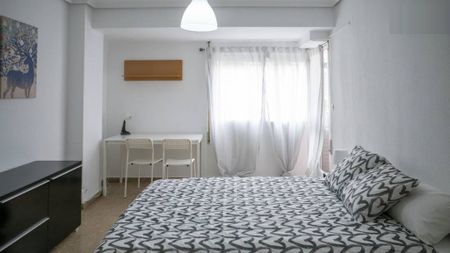 Carrer dels Lleons, Valencia, Valencian Community 46022 - Photo 5