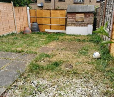 2 Bed Semi-Detached House, Adams Way, CR0 - Photo 6