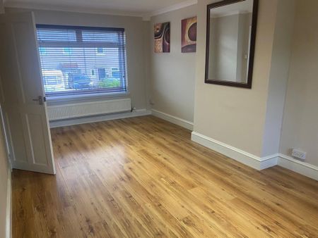 3 bedroom terraced house to rent - Photo 4