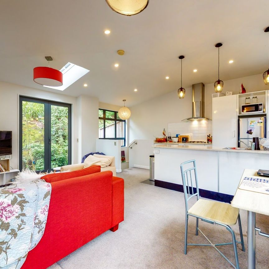 13 San Sebastian Road, Kelburn - Photo 1