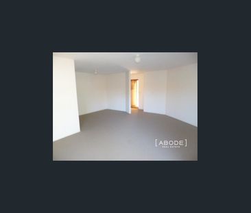 Two-Bedroom Apartment in the Heart of Subiaco! - Photo 2