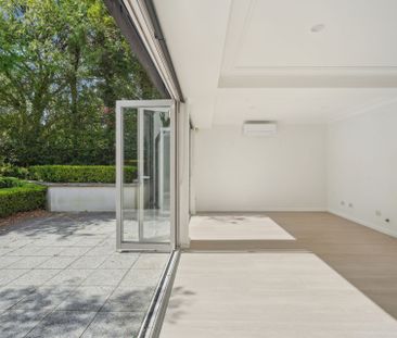 Beautifully Presented and Light Filled Garden Apartment - Photo 6