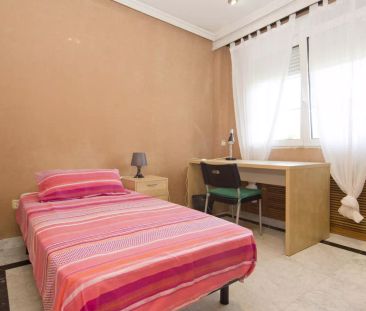 Single Bed in Room in a shared 12-bedroom apartment for rent in Vil... - Photo 5