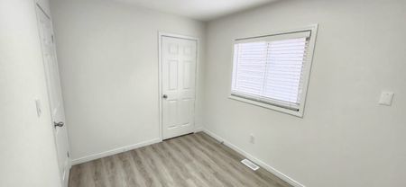 For Lease - 3200 Singleton Avenue Unit# 39, London South, Ontario - Photo 4