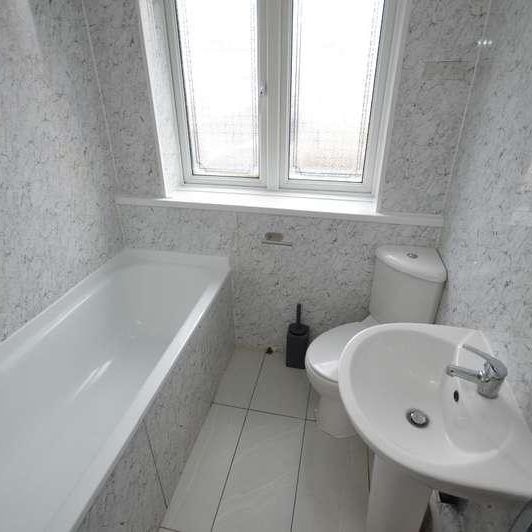 New Road, Dagenham Docks, RM10 - Photo 1