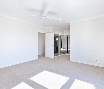 Modern Corner Townhouse with Private Grassed Courtyard in the Heart... - Photo 4