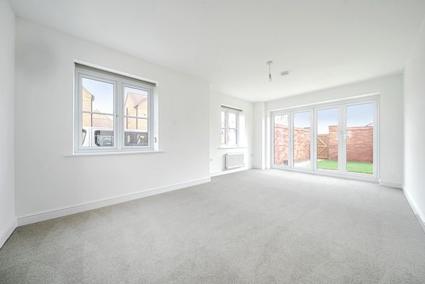 Upton Lawn Grove, Northampton - Photo 1